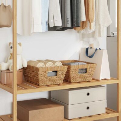 Flettede opbevaringskurve i naturmateriale